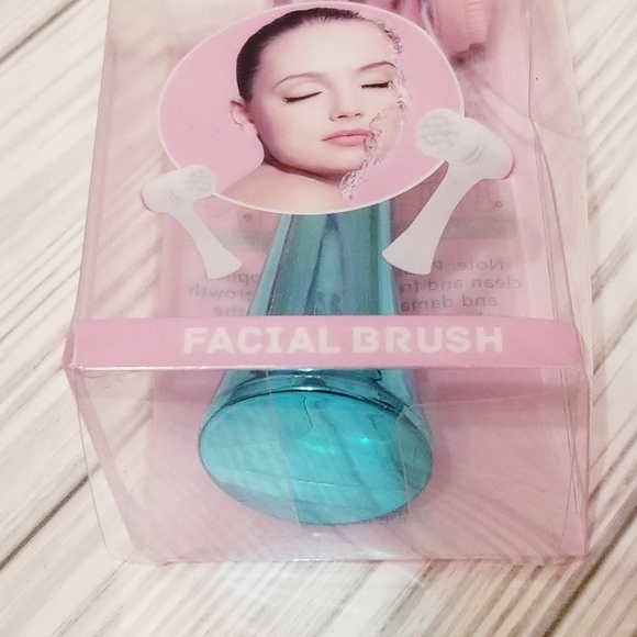 Facial Brush Mermaide Color New - Picture 7 of 10